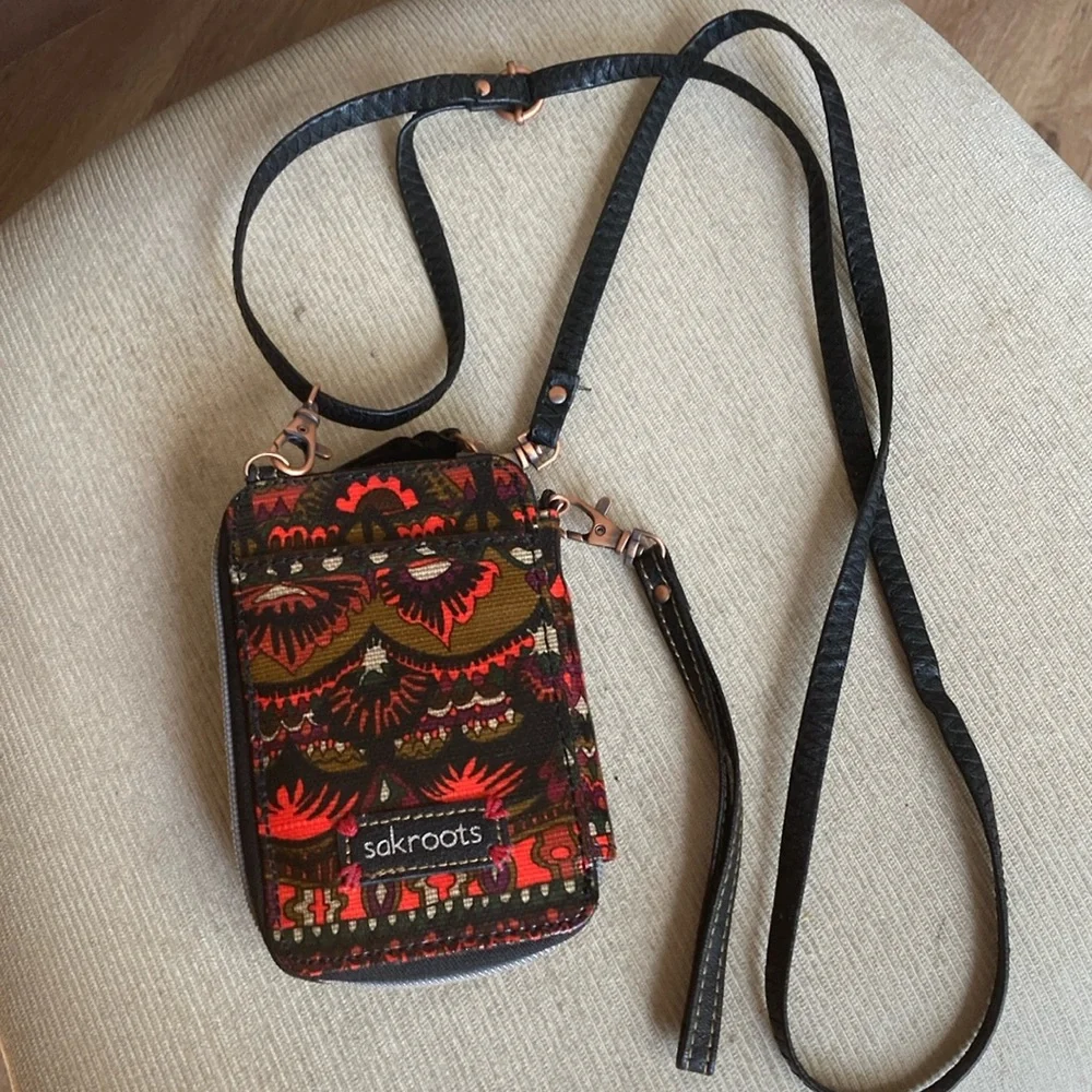 Sakroots crossbody mini Cell Phone/wallet ca Case w/ long adjustable strap